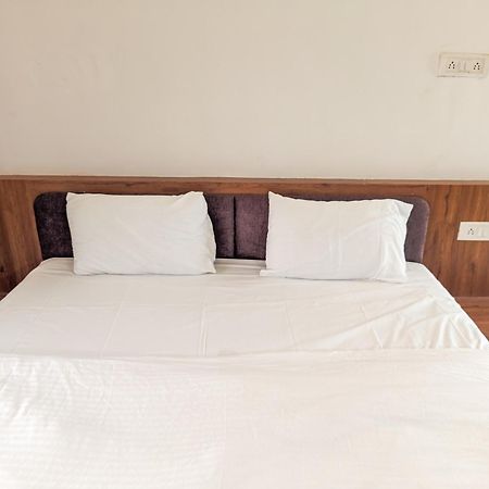 Samrat Homestay Garudeshwar Bagian luar foto