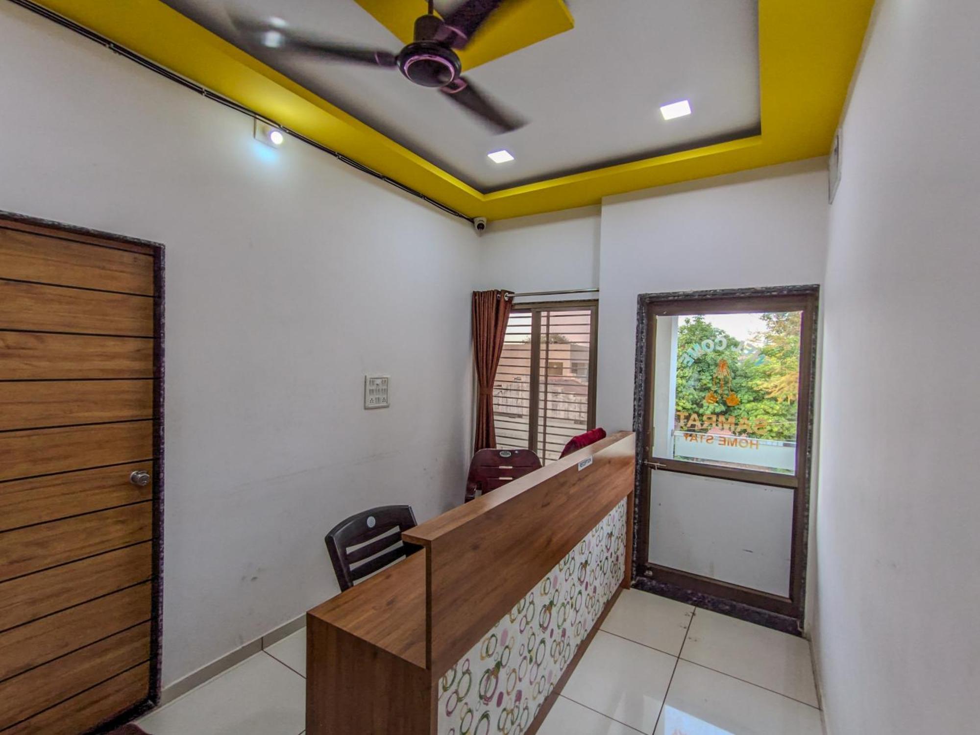Samrat Homestay Garudeshwar Bagian luar foto
