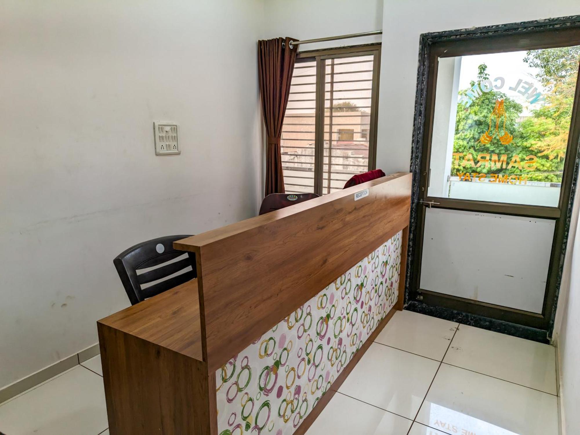 Samrat Homestay Garudeshwar Bagian luar foto