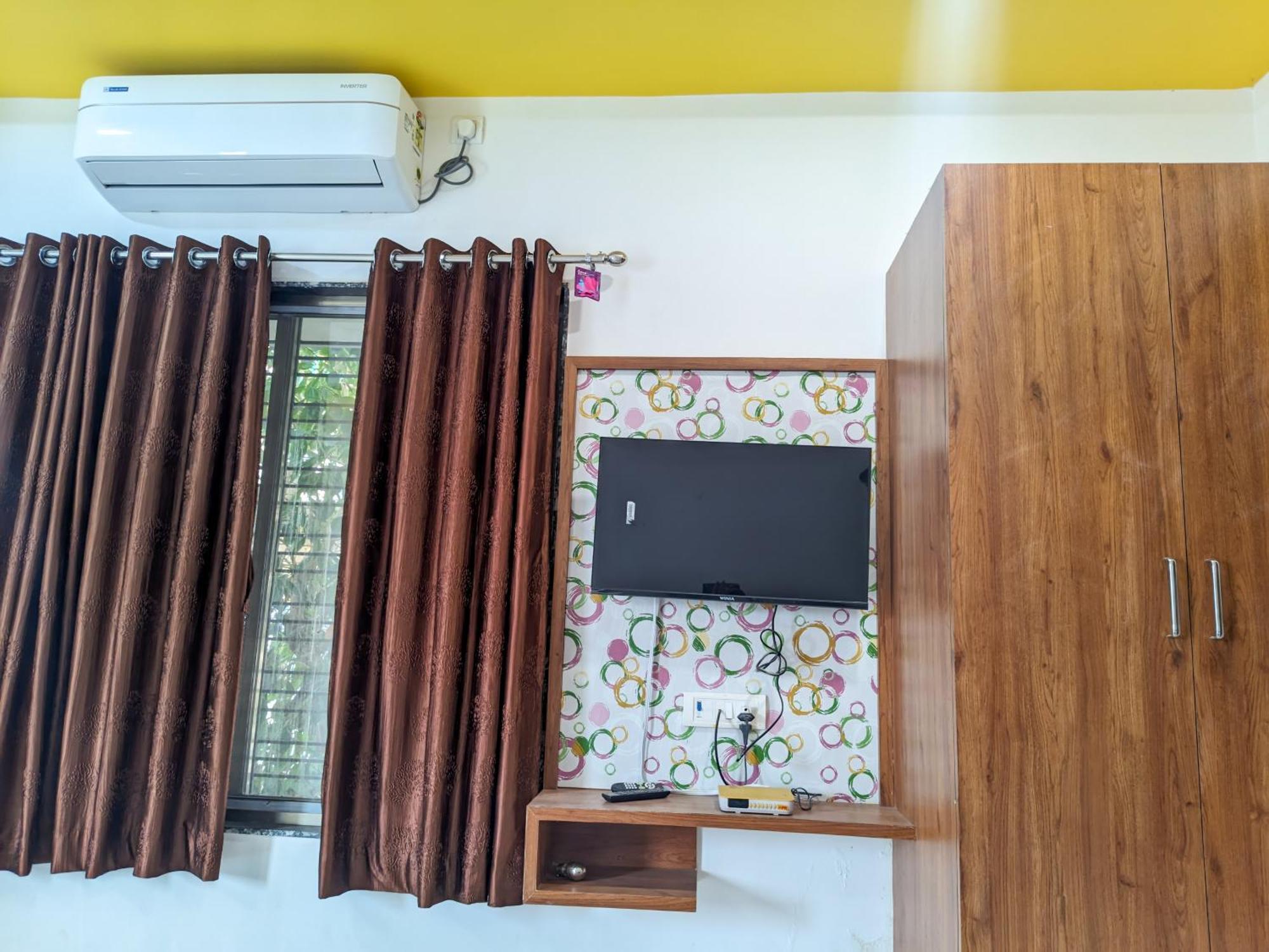 Samrat Homestay Garudeshwar Bagian luar foto